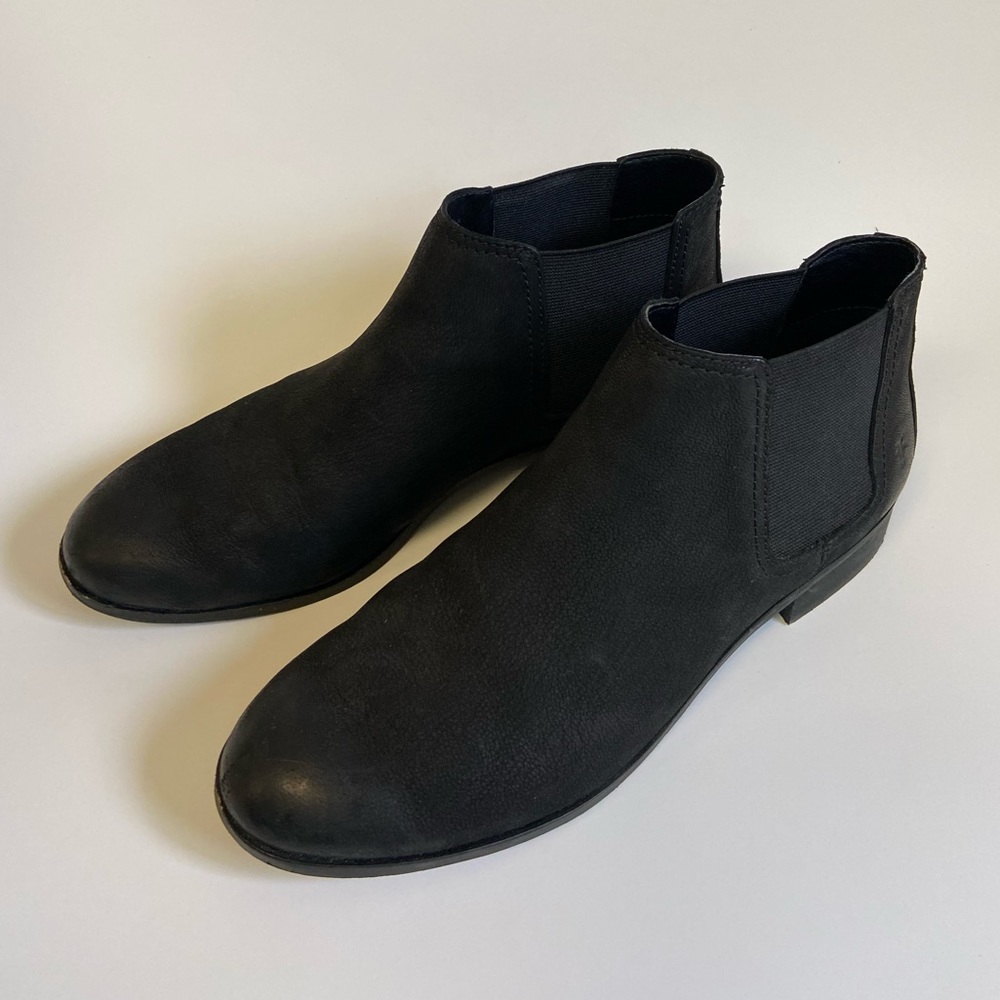 FRYE Mallory Black Nubuck leather Chelsea booties